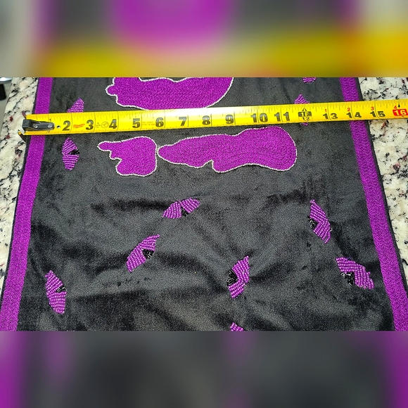Beaded black and purple Halloween table runner. - Picture 5 of 6